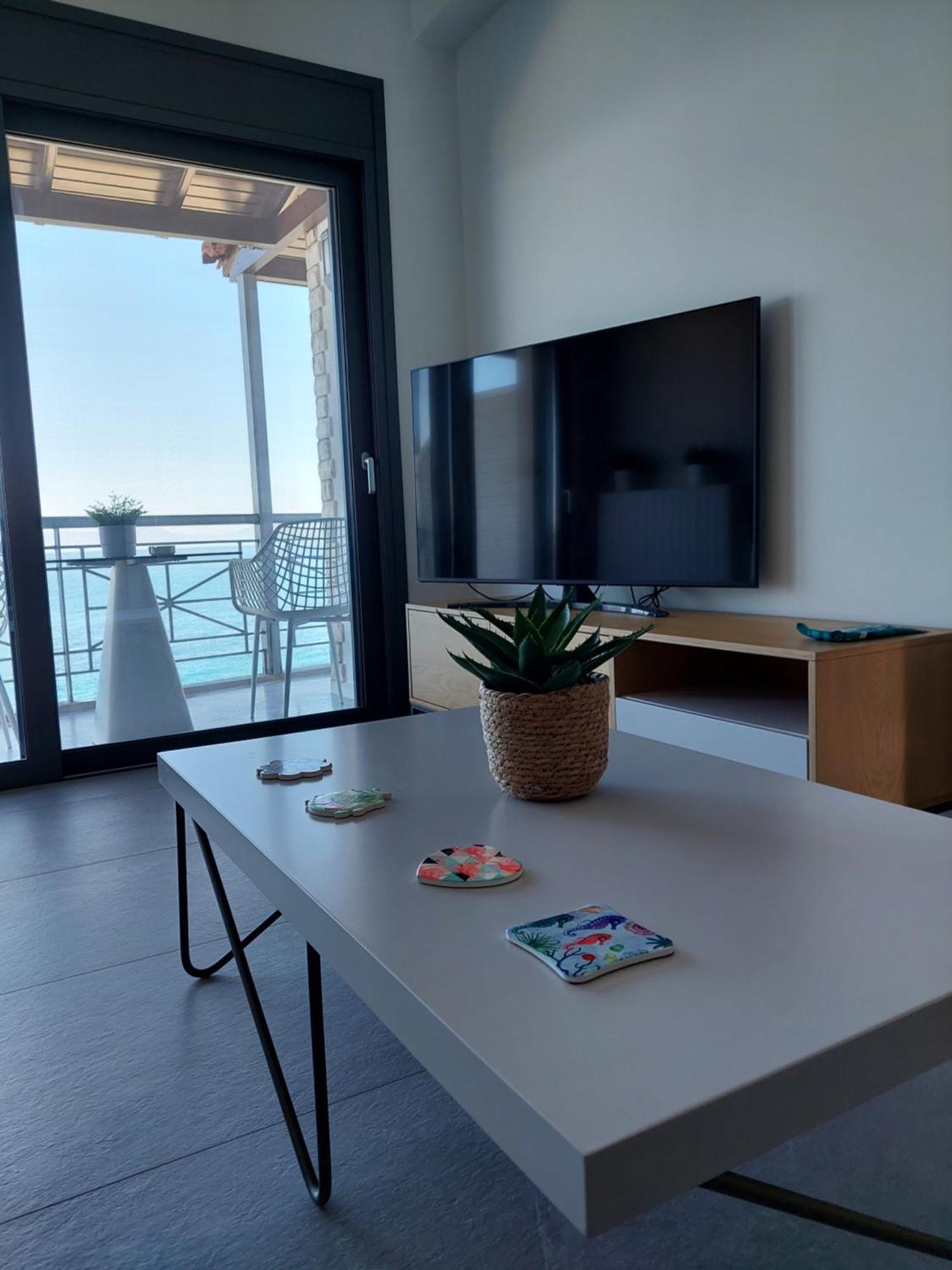 Christellie Luxury Apartment Kiáton Exterior foto