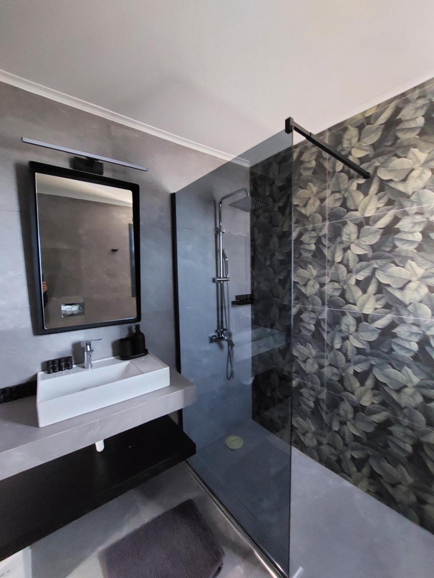 Christellie Luxury Apartment Kiáton Exterior foto