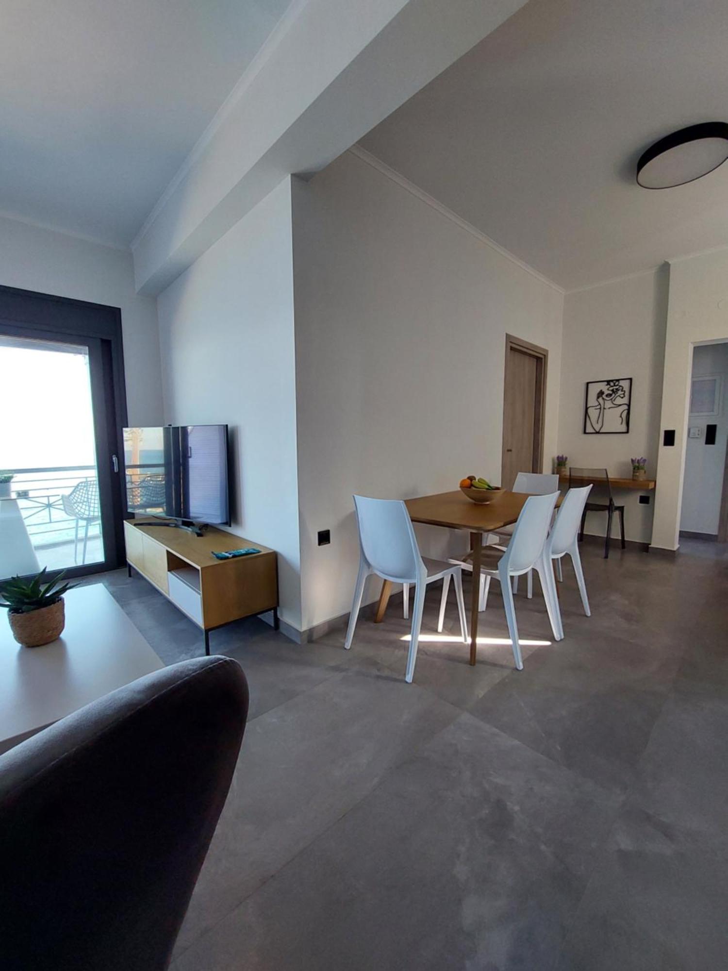 Christellie Luxury Apartment Kiáton Exterior foto